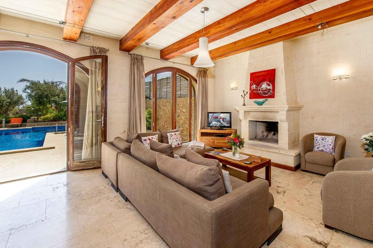 The Almonds Luxury Villa San Lawrenz Exterior photo