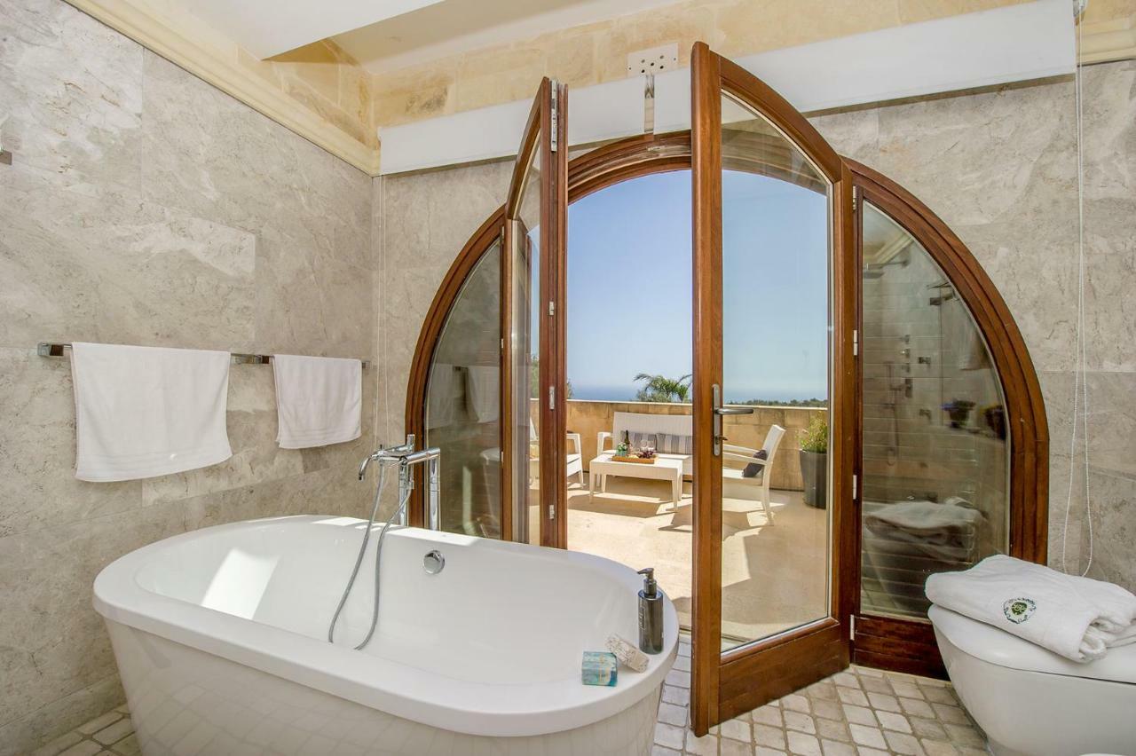 The Almonds Luxury Villa San Lawrenz Exterior photo